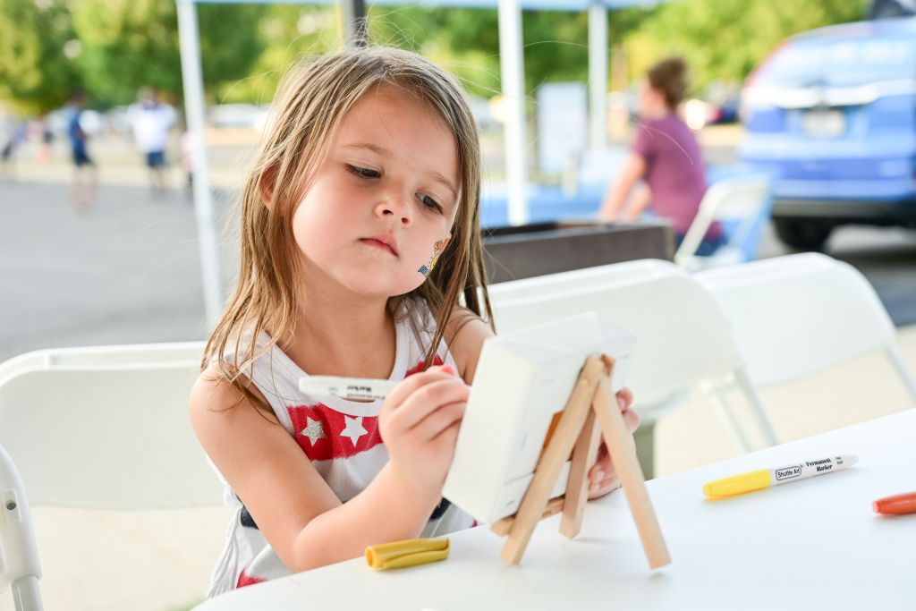 child painting